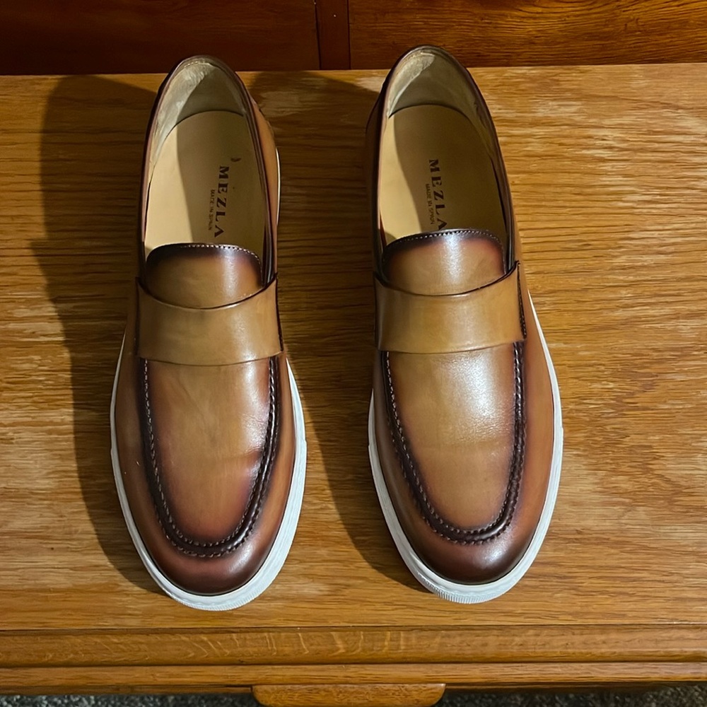 Men casual sneakers